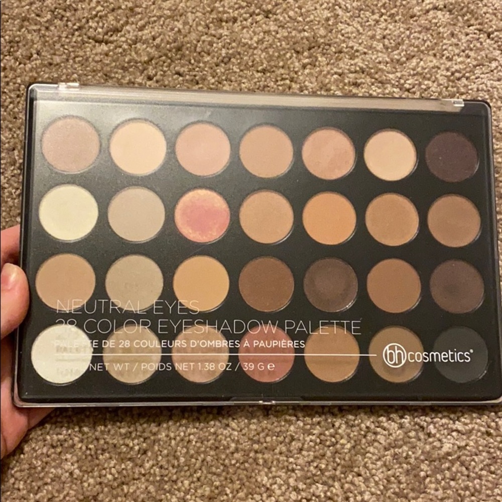 neutral makeup pallet